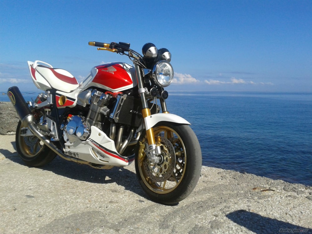 Подробный обзор Honda СВ-400 на MOTO.fm