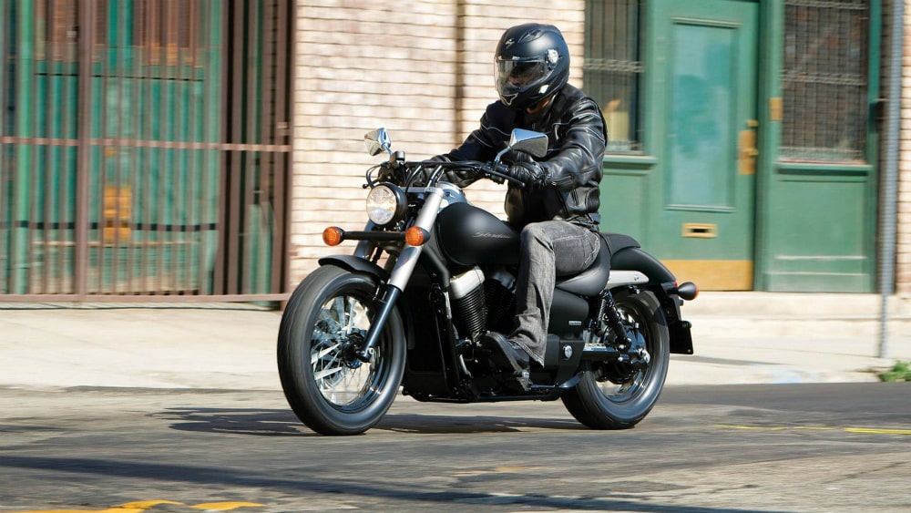 подробный обзор мотоцикла Honda VT-750 на MOTO.fm