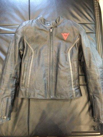 Мотокуртка кожаная женская Dainese