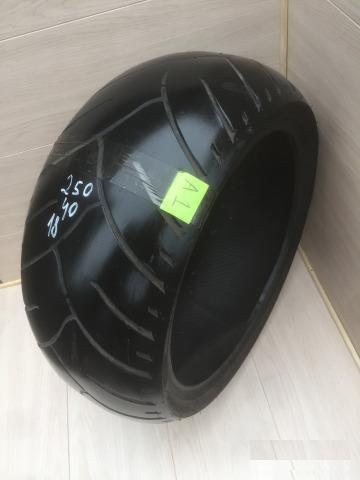 1) Dunlop Elite 3 250/40/18 TireMoto