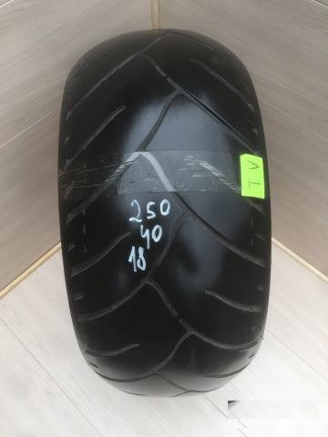 1) Dunlop Elite 3 250/40/18 TireMoto
