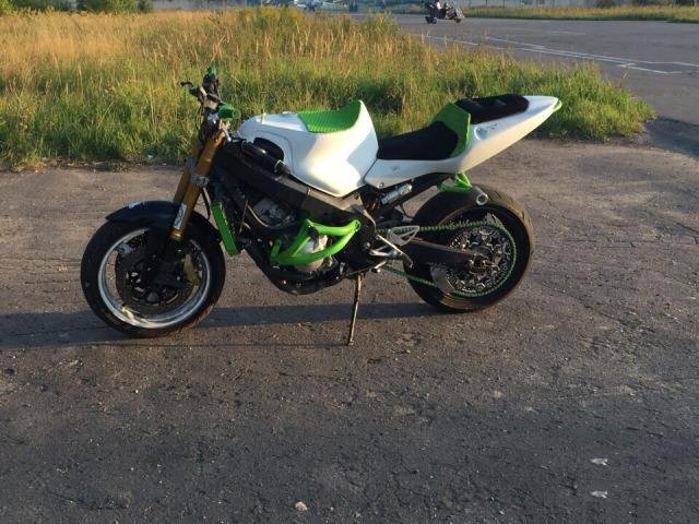 Honda CBR 600 F4i Stunt