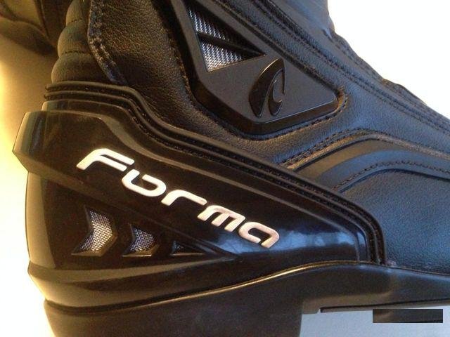 Мотоботы Forma