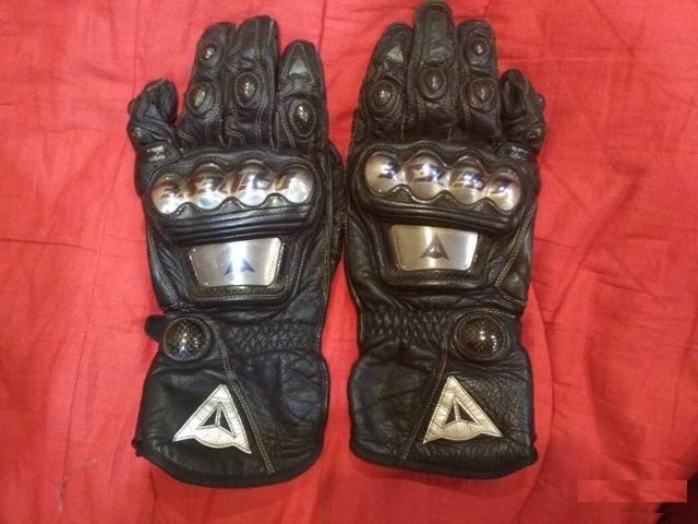 Мото перчатки Dainese