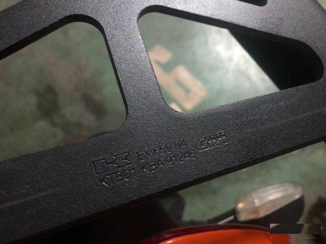 Крепеж верхнего кофра для Kawasaki ER 6n