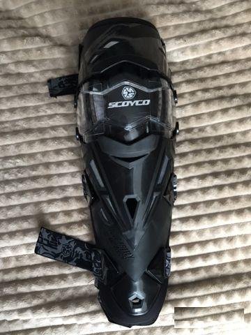 Шарнирные наколенники Scoyco k12 white