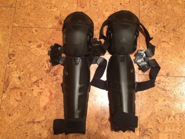 Наколенники мото Fox Racing/launch knee/shin black