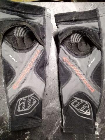 Налокотники Troy Lee Designs 5550