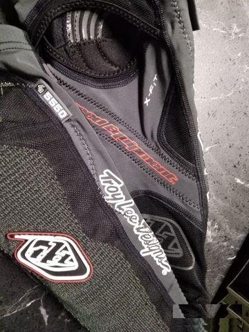 Налокотники Troy Lee Designs 5550