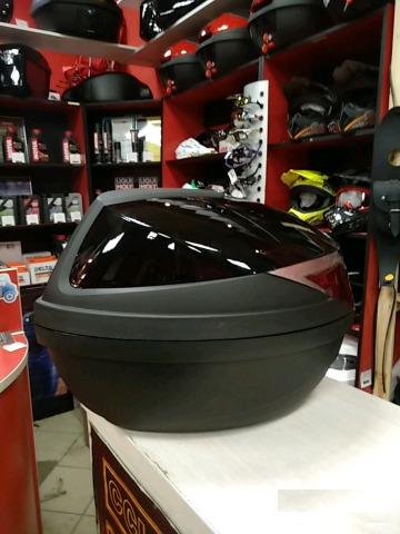 Кофр центральный с площадкой для мотоцикла скутера