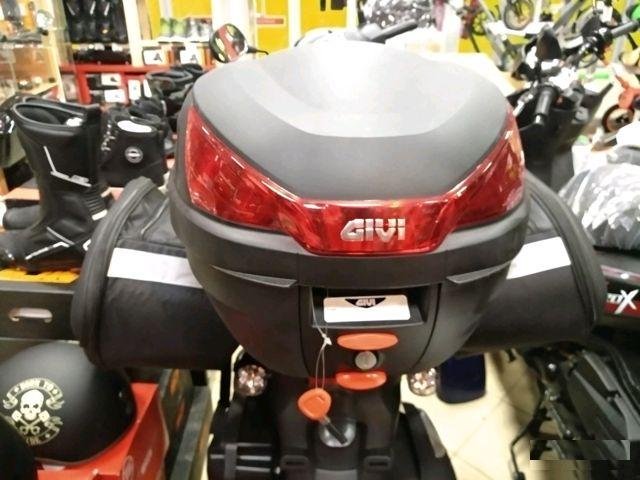 Кофр Givi 27 литров для мото, новый
