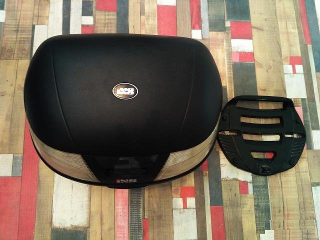 Кофр мотоциклетный IXS с площадкой Givi