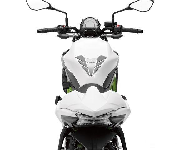 Наклейка на бак Kawasaki Z650 Ninja 650 999940804