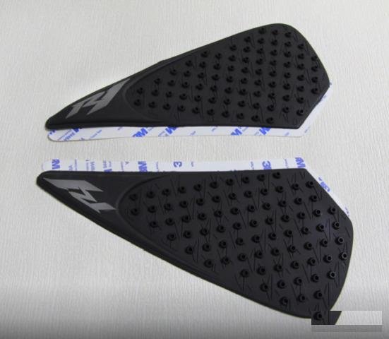 Боковая наклейка на бак мото Yamaha YZF R1 04-06