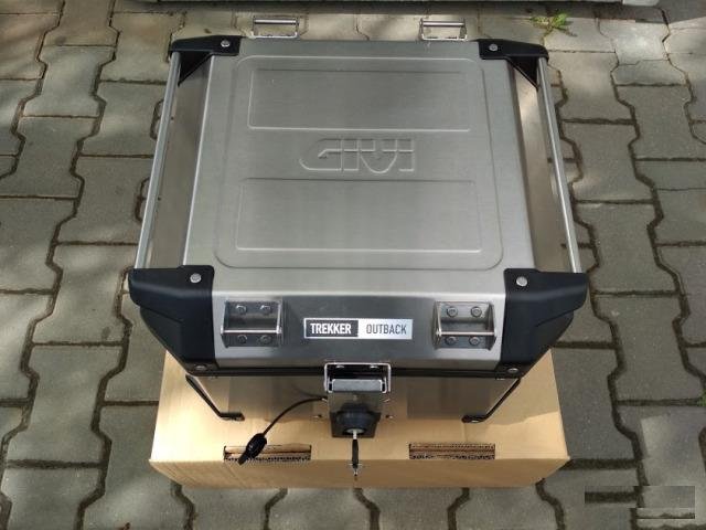 Центральный кофр Givi Trekker Outback 42L