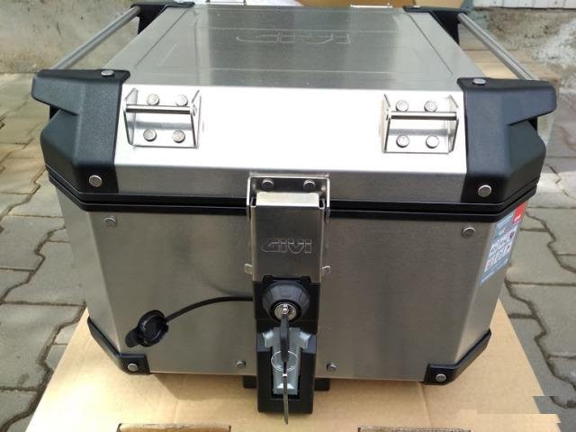 Центральный кофр Givi Trekker Outback 42L