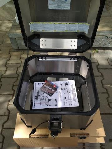 Центральный кофр Givi Trekker Outback 42L