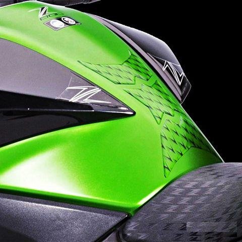Наклейка на бак kawasaki Z800 "Z" 168TPT0060