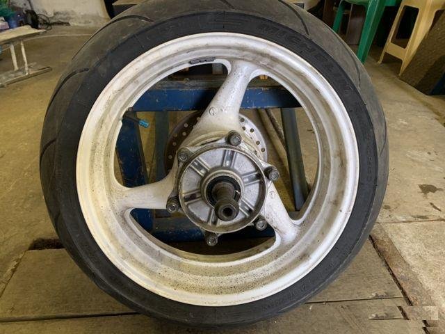 Заднее колесо Honda f4i