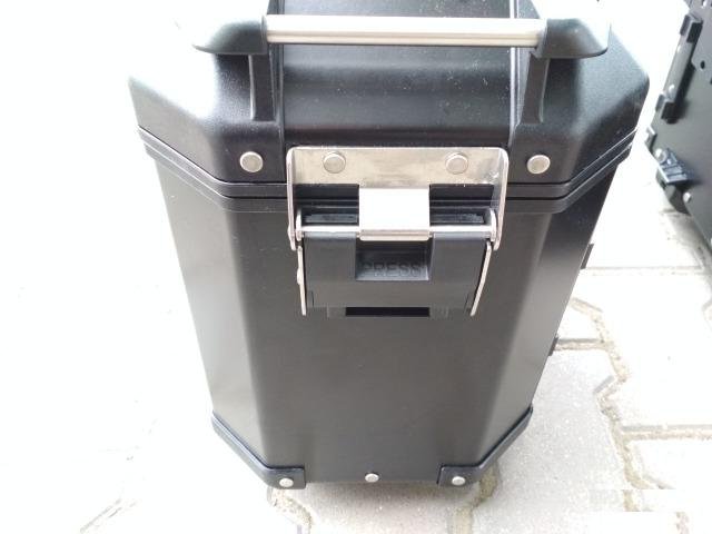 Кофры боковые Givi Trekker Outback 48L+37L Black