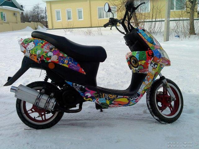 Наклейки на скутер