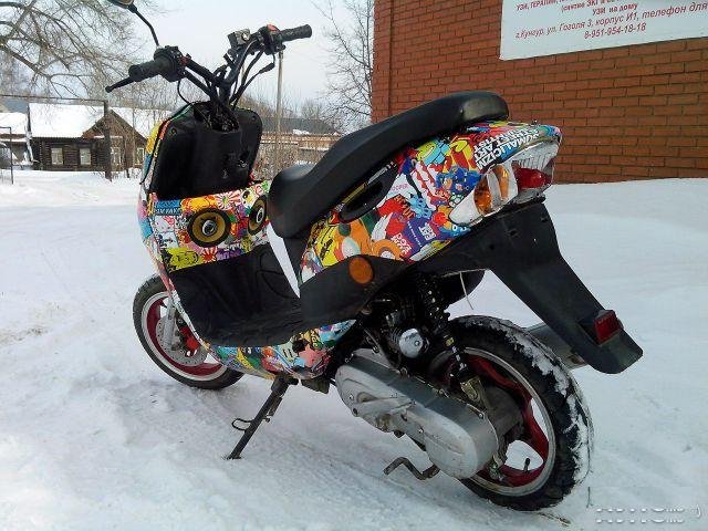 Наклейки на скутер
