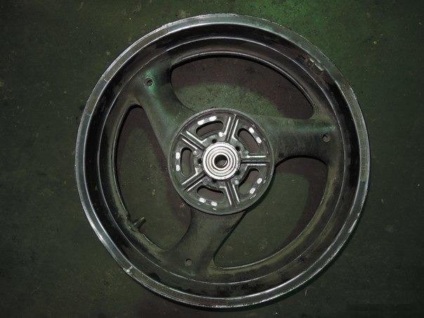 Колесо заднее Suzuki RF400 1995