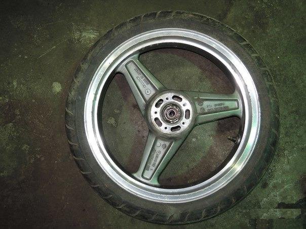 Колесо переднее Kawasaki ZR750 Zephyr 1991-1999