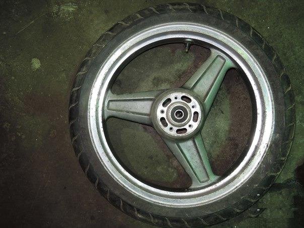 Колесо переднее Kawasaki ZR750 Zephyr 1991-1999