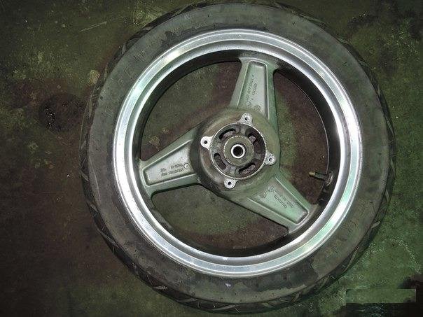 Колесо заднее Kawasaki ZR750 Zephyr 1991-1999