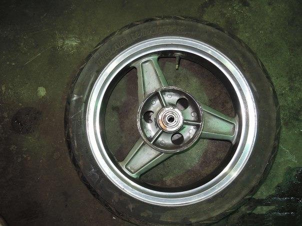 Колесо заднее Kawasaki ZR750 Zephyr 1991-1999