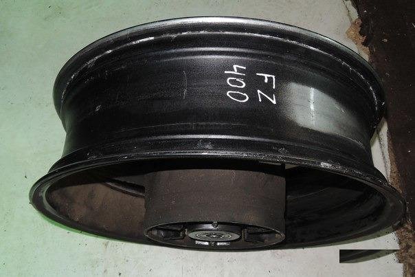Колесо заднее Yamaha FZ400 1998