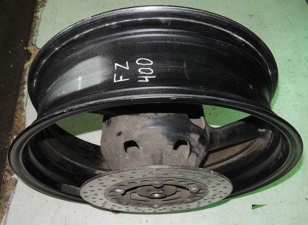 Колесо заднее Yamaha FZ400 1998
