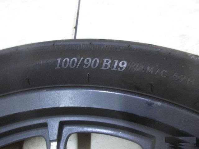 Колесо переднее Harley Davidson 883 2011 год