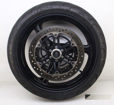 Переднее колесо в сборе на honda cbr 1100 xx