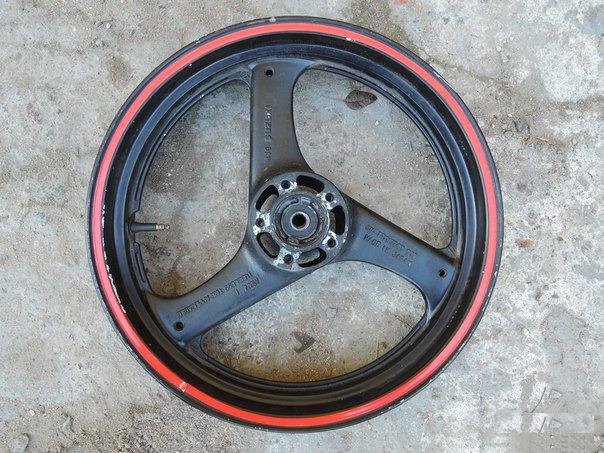 Переднее колесо 3.0х17 Suzuki GSF400 Bandit 1989-1