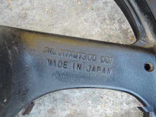 Переднее колесо 3.0х17 Suzuki GSF400 Bandit 1989-1