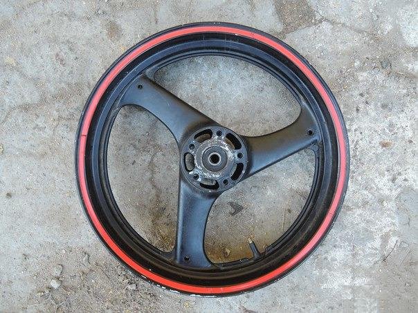 Переднее колесо 3.0х17 Suzuki GSF400 Bandit 1989-1