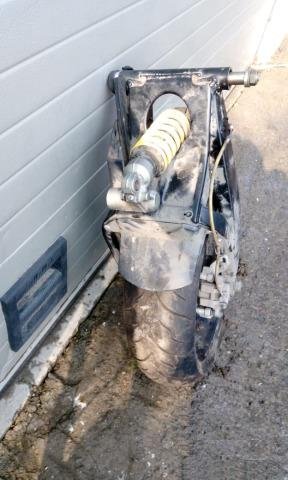 Маятник задний колесо Ямаха р6 / Yamaha R6 99-02