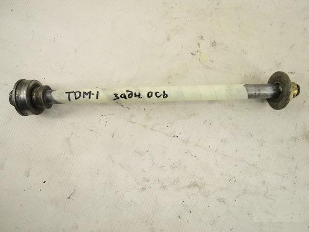 Ось заднего колеса Yamaha TDM850 1993