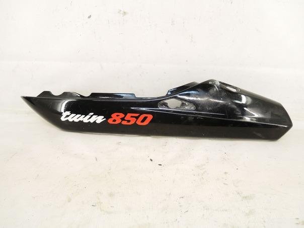 Боковина хвоста левая Yamaha TDM850 1993
