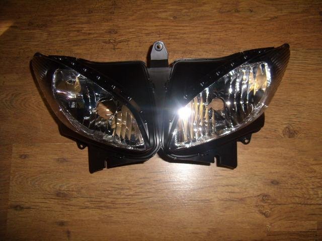 Продаю фару для yamaha FZ6 2004-2009 год