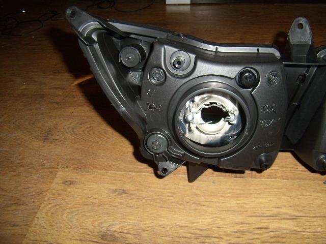 Продаю фару для yamaha FZ6 2004-2009 год