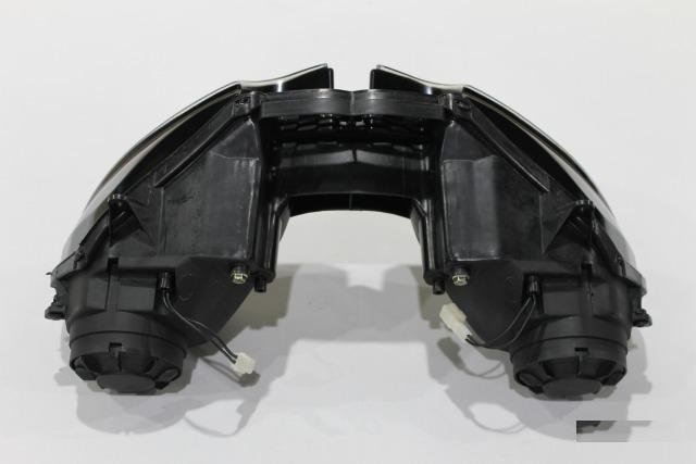 Фара на Yamaha YZF-R6 2003-2005