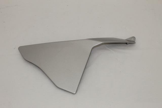 Боковая накладка R yamaha YZF-R1 2015-2017