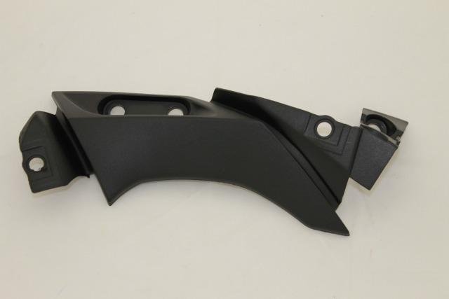 Накладка правая yamaha YZF-R1 2004-2006