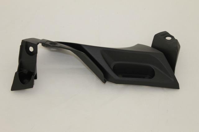 Накладка правая yamaha YZF-R1 2004-2006