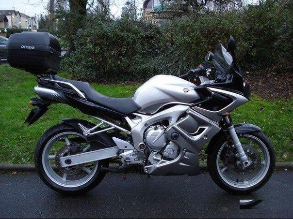 Боковой пластик Yamaha FZ6 04-06г