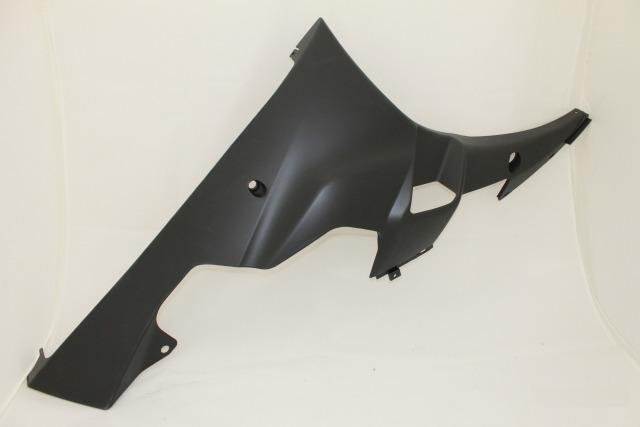Боковой пластик (плуг) L yamaha YZF-R6 2006-2007