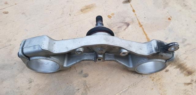 Bmw R1200RT LC52 Перемычка вилки 31 42 9 467 889